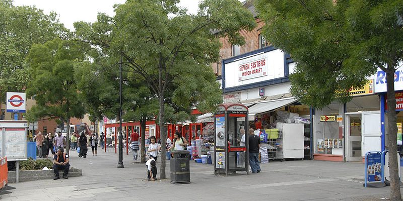 luton-airport-transfer-to-south-tottenham Taxi from South Tottenham to Luton Airport