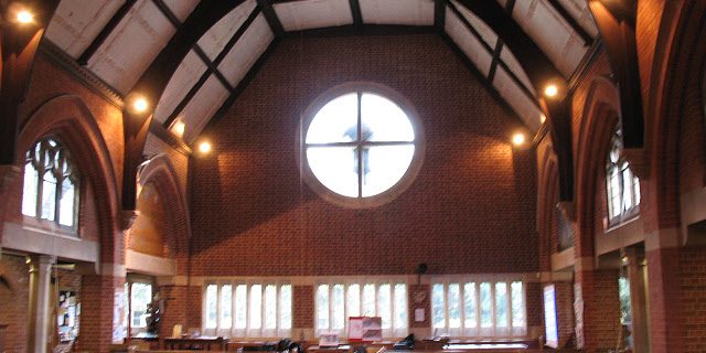 luton-airport-transfer-to-tadworth Taxi Transfer from Tadworth to Luton Airport