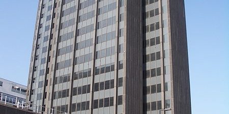 Taxi Transfer from Upper Holloway to Luton Airport