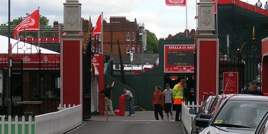 Taxi Transfer from West Kensington to Luton Airport