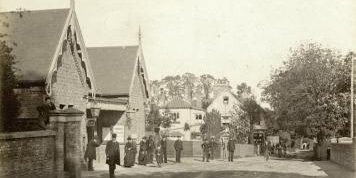 Taxi Transfer from Winchmore Hill to Luton Airport