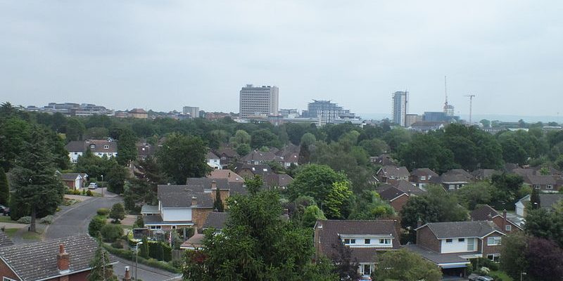 Taxi Transfer from Woking to Luton Airport