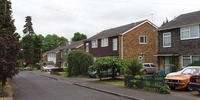 stansted-airport-transfer-to-addlestone Taxi Transfer from Addlestone to Stansted Airport