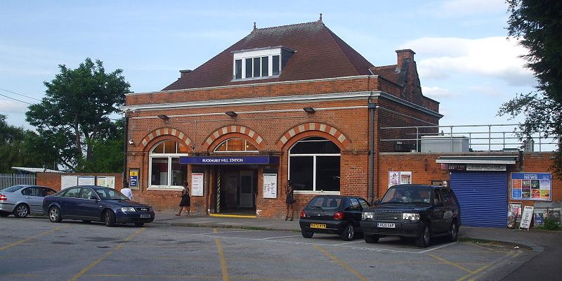 Taxi from Buckhurst Hill to Gatwick Airport