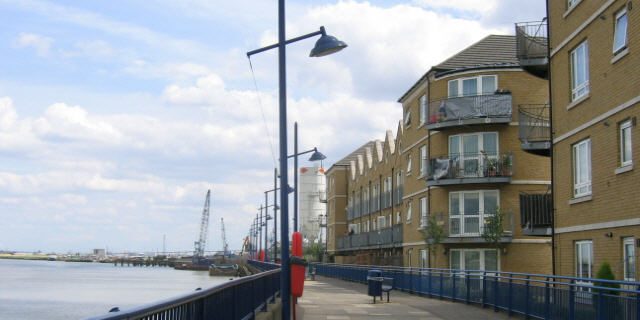 Taxi Transfer from Erith to Gatwick Airport