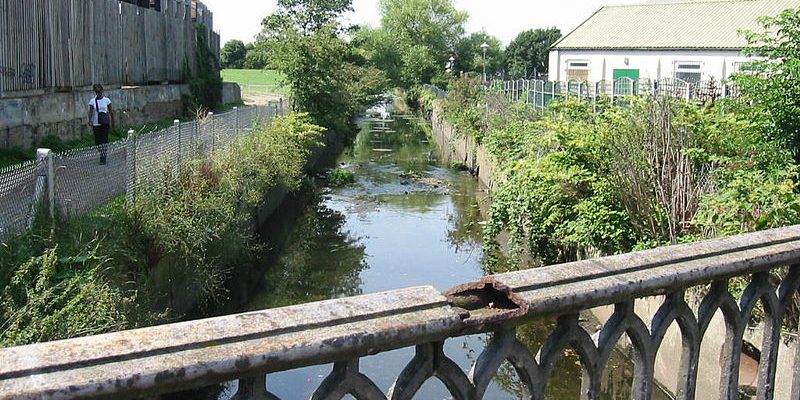 Taxi Transfer from Romford to Gatwick Airport