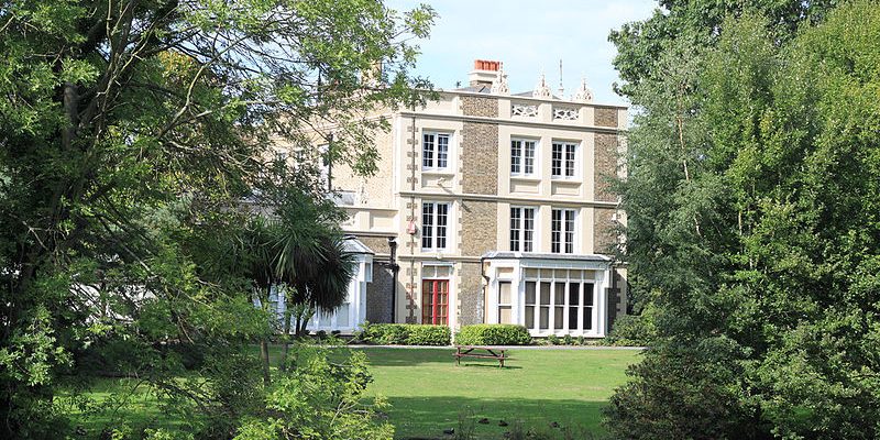 Taxi Transfer from Sidcup to Gatwick Airport