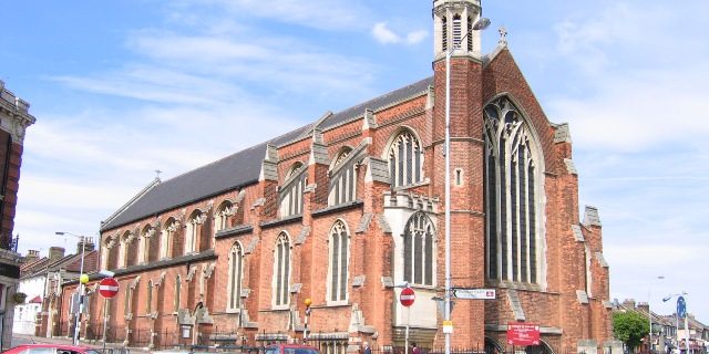 gatwick-airport-transfer-to-thornton-heath Taxi from Thornton Heath to Gatwick Airport