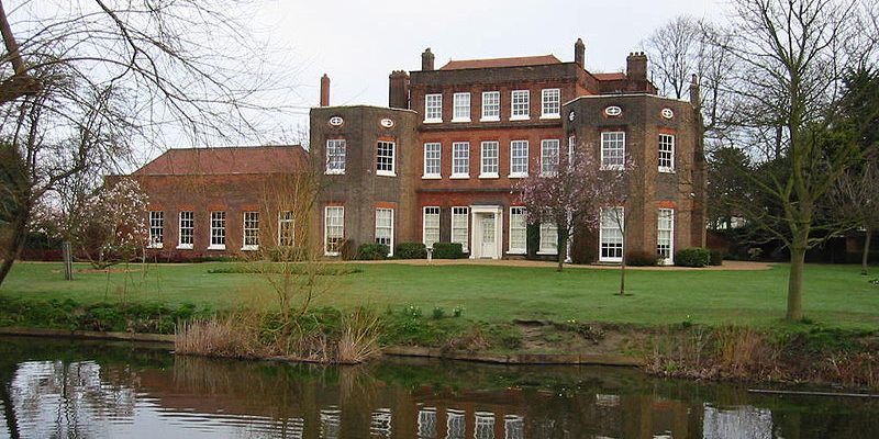 heathrow-airport-transfer-to-hornchurch Taxi Transfer from Hornchurch to Heathrow Airport