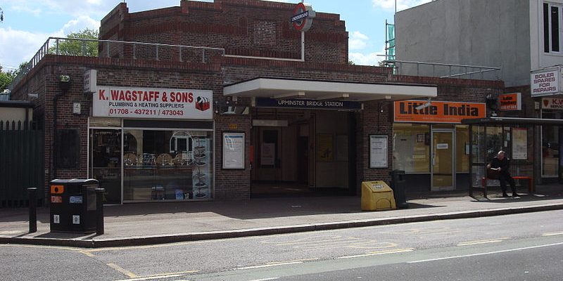 london-city-airport-transfer-to-upminster Taxi Transfer from Upminster to London City Airport