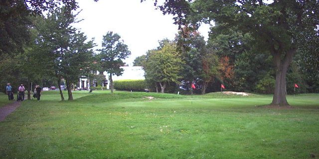 Taxi Transfer from Banstead to Luton Airport