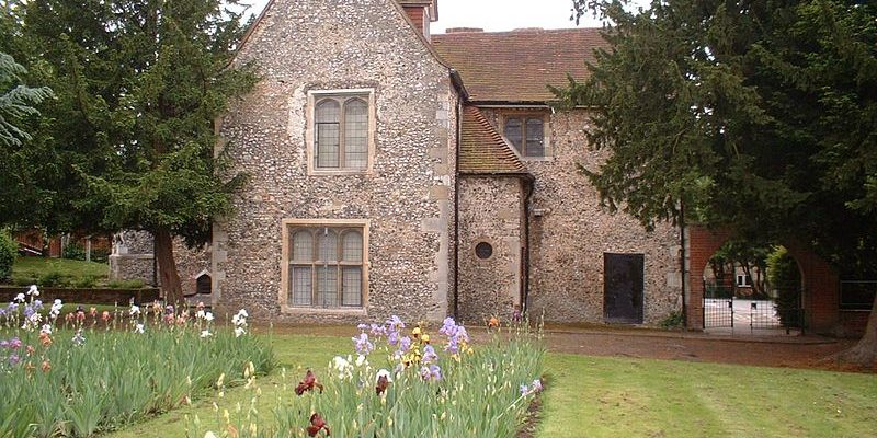 Taxi Transfer from Orpington to Luton Airport