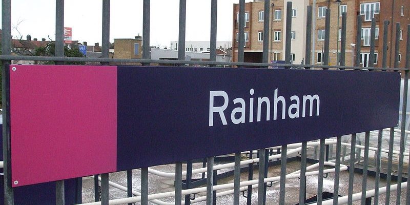 luton-airport-transfer-to-rainham Taxi Transfer from Rainham to Luton Airport