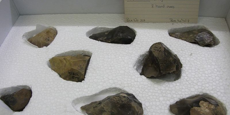 Taxi Transfer from Swanscombe to Luton Airport