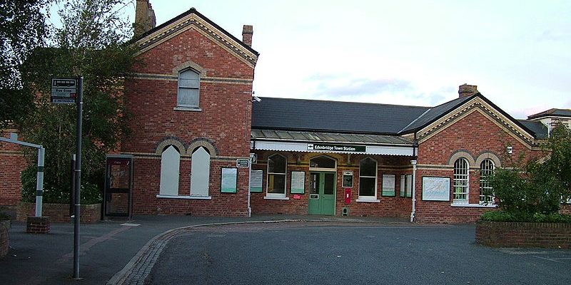 Taxi Transfer from Edenbridge to Stansted Airport