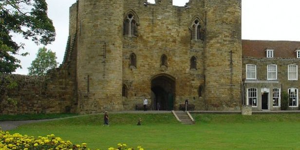 Taxi Transfer from Tonbridge to Stansted Airport