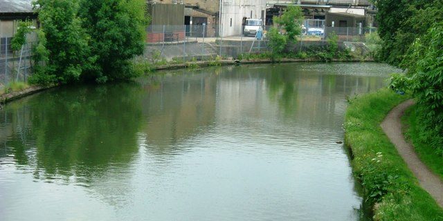 Taxi Transfer from Greenford to Gatwick Airport