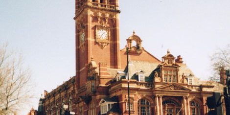 gatwick-airport-transfer-to-newham Taxi Transfer from Newham to Gatwick Airport