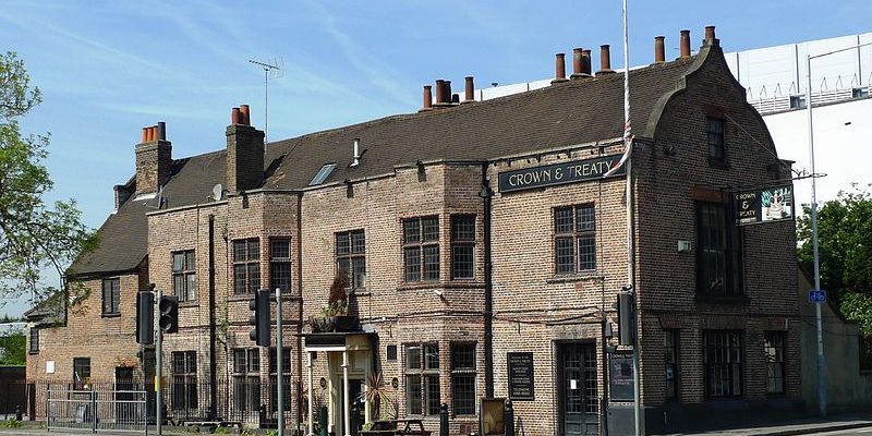 Taxi Transfer from Uxbridge to Gatwick Airport