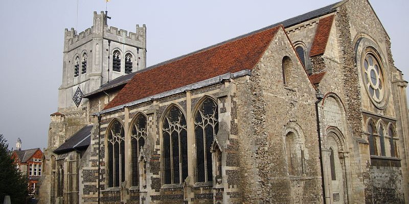 Taxi from Waltham Abbey to Gatwick Airport