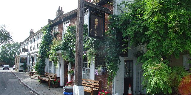 heathrow-airport-transfer-to-shepperton Taxi Transfer from Shepperton to Heathrow Airport