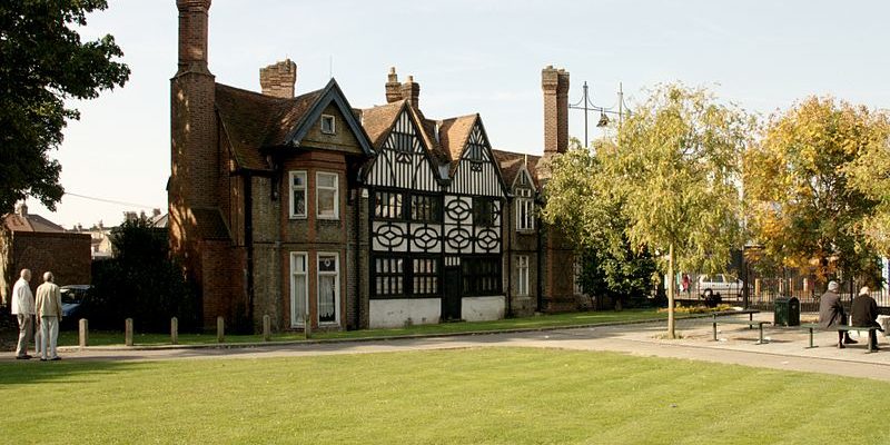 Taxi Transfer from Southall to Heathrow Airport