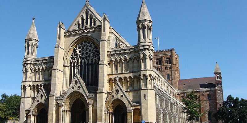 Taxi from St Albans to Heathrow Airport