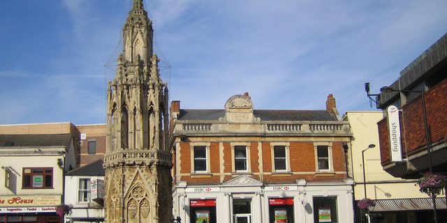 Taxi from Waltham Cross to Heathrow Airport