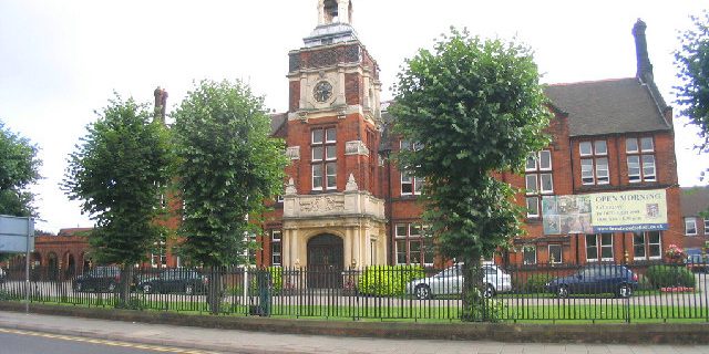 Taxi Transfer from Brentwood to London City Airport