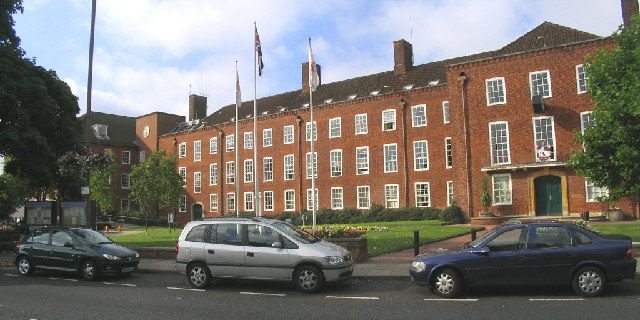 Taxi Transfer from Brentwood to Luton Airport