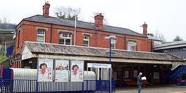 Taxi Transfer from Gerrards Cross to Luton Airport