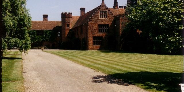 luton-airport-transfer-to-ingatestone Taxi Transfer from Ingatestone to Luton Airport