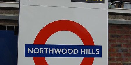 Taxi Transfer from Northwood to Luton Airport