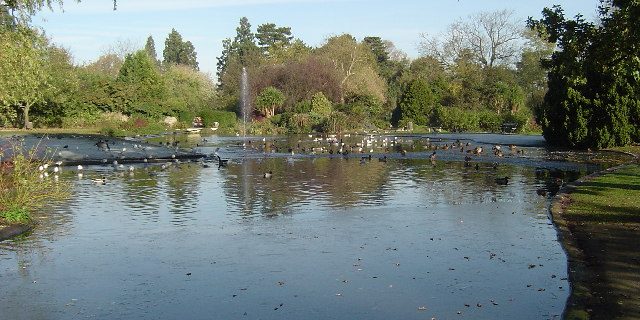 Taxi Transfer from Pinner to Luton Airport