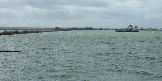 Taxi from Sunbury-on-Thames to Luton Airport