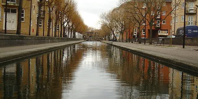 Taxi Transfer from Rotherhithe to London City Airport