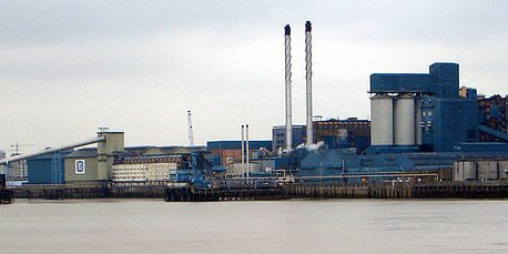 Taxi from Luton Airport to Port of London